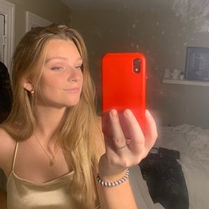 Meet your Posher, Julia